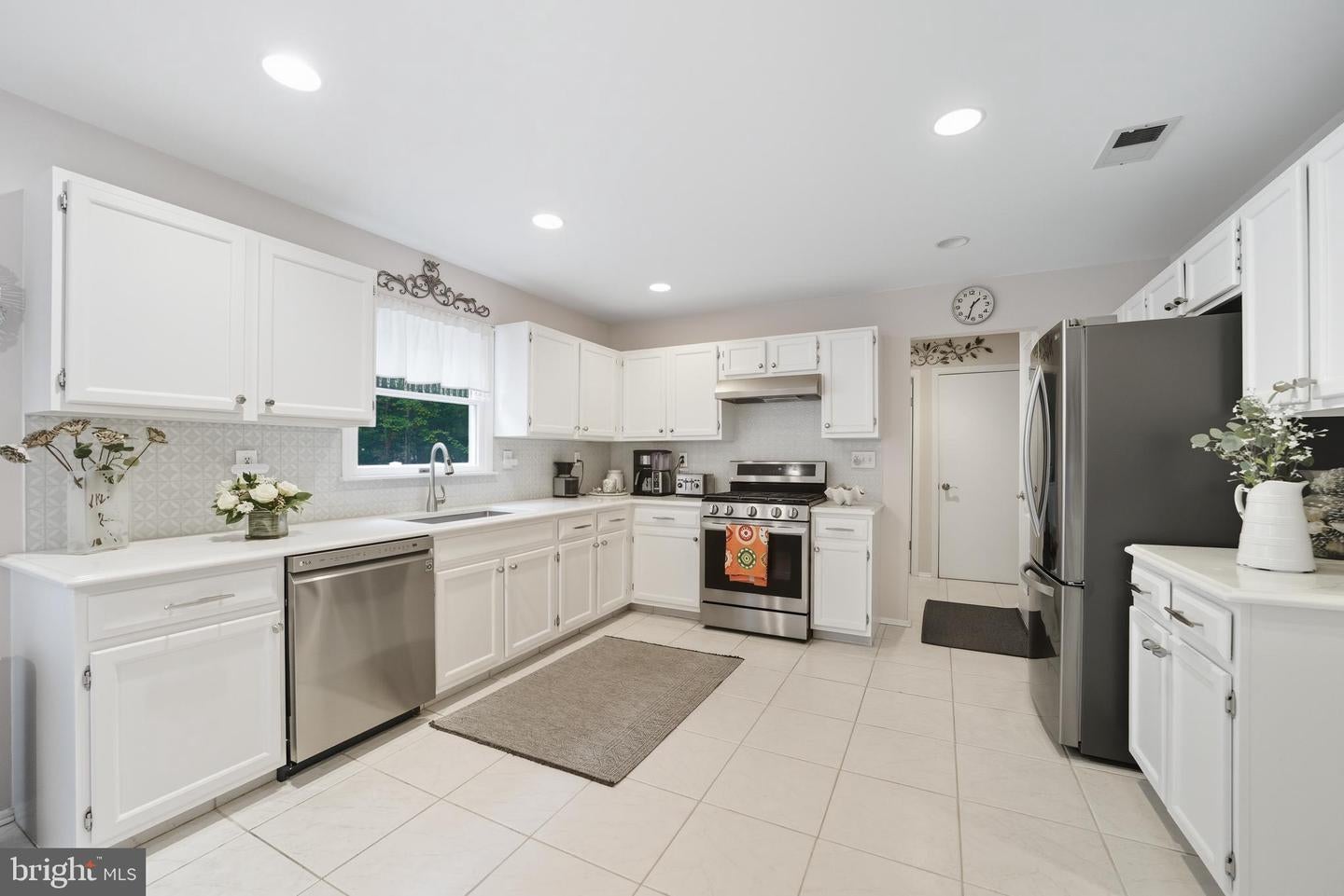 Monroe Township, New Jersey, 08831, United States, 4 Bedrooms Bedrooms, ,3 BathroomsBathrooms,Residential,Active,1962243