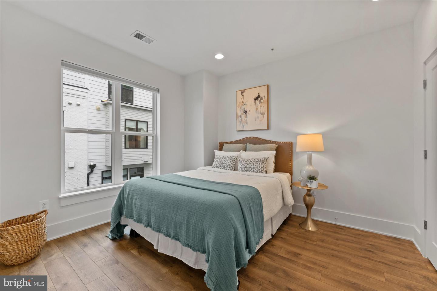 Potomac, Maryland, 20854, United States, 4 Bedrooms Bedrooms, ,5 BathroomsBathrooms,Residential,Active,1961966