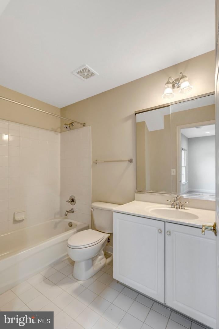 Haymarket, Virginia, 20169, United States, 5 Bedrooms Bedrooms, ,5 BathroomsBathrooms,Residential,Pending,2031766
