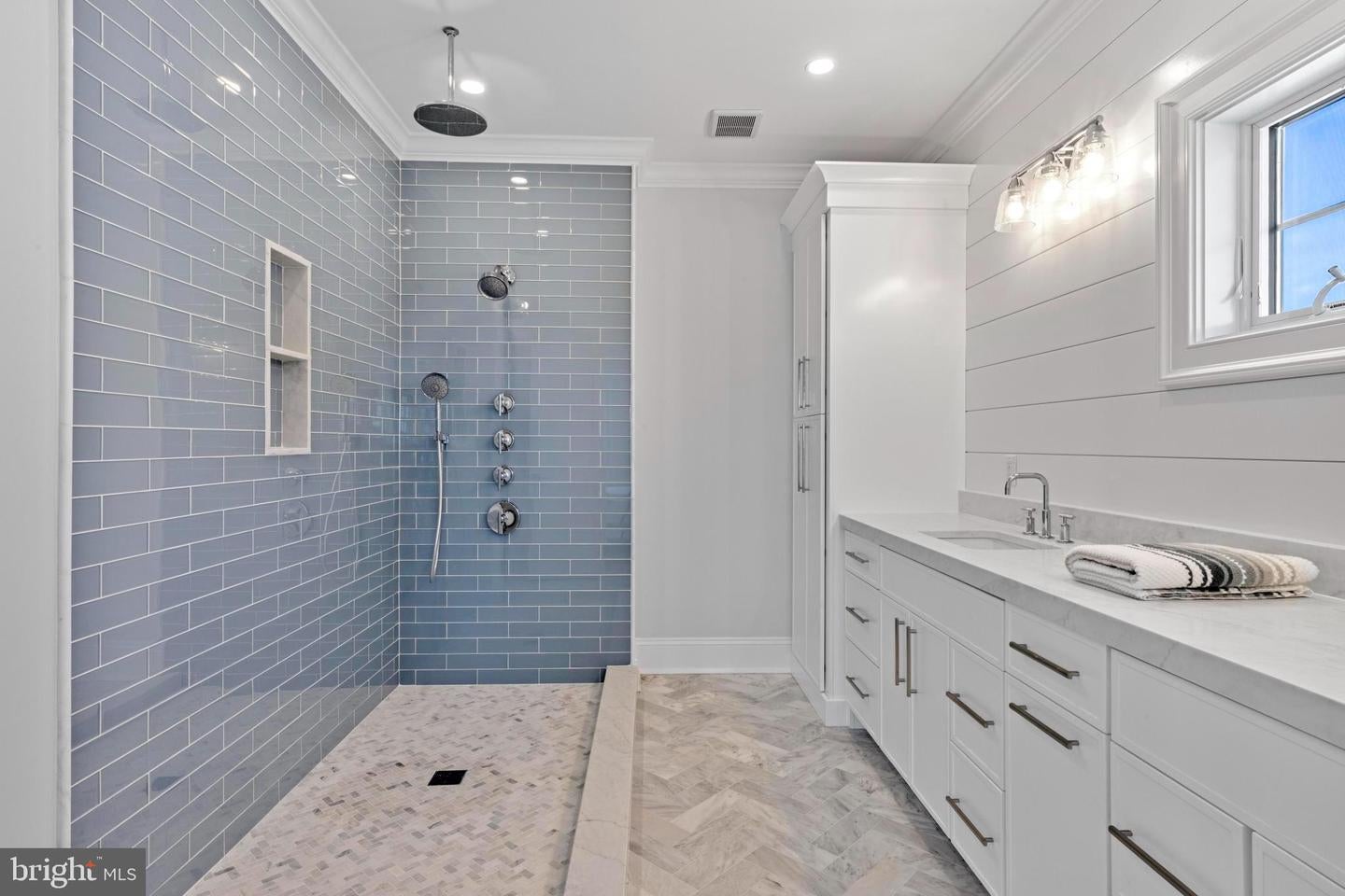 Long Beach Township, New Jersey, 08008, United States, 6 Bedrooms Bedrooms, ,7 BathroomsBathrooms,Residential,Active,1889026