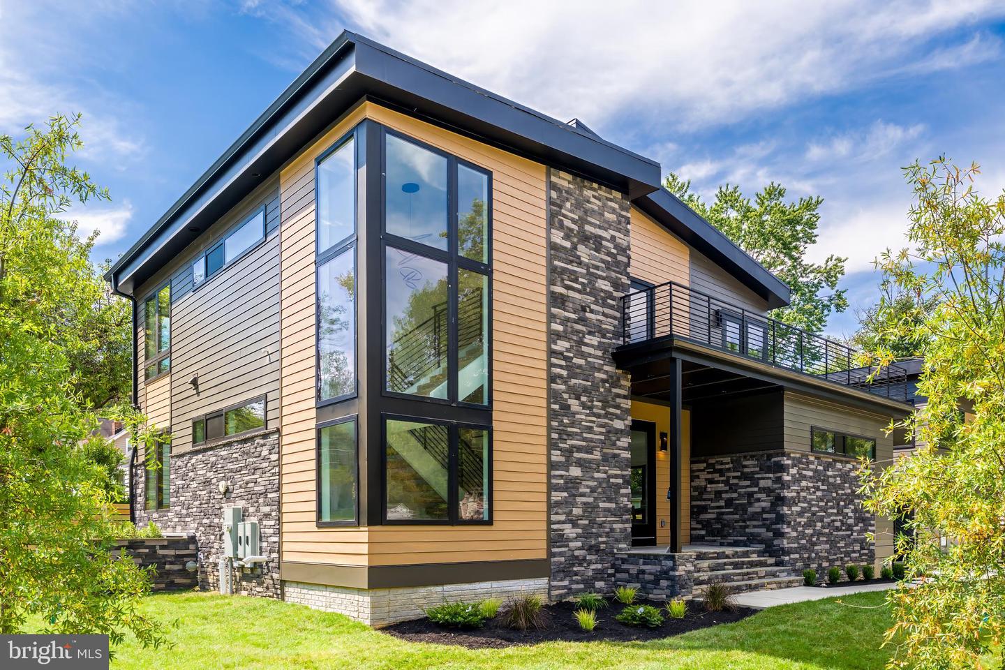 Falls Church, Virginia, 22042, United States, 6 Bedrooms Bedrooms, ,6 BathroomsBathrooms,Residential,Active,1989772