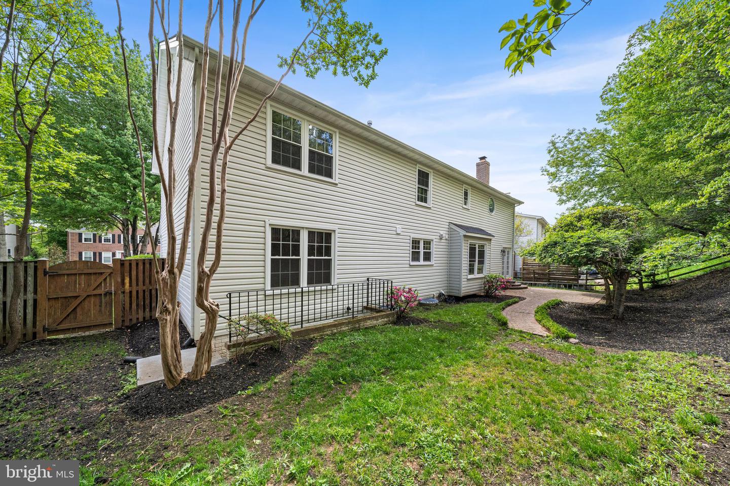 Clifton, Virginia, 20124, United States, 4 Bedrooms Bedrooms, ,4 BathroomsBathrooms,Residential,Active,2041351