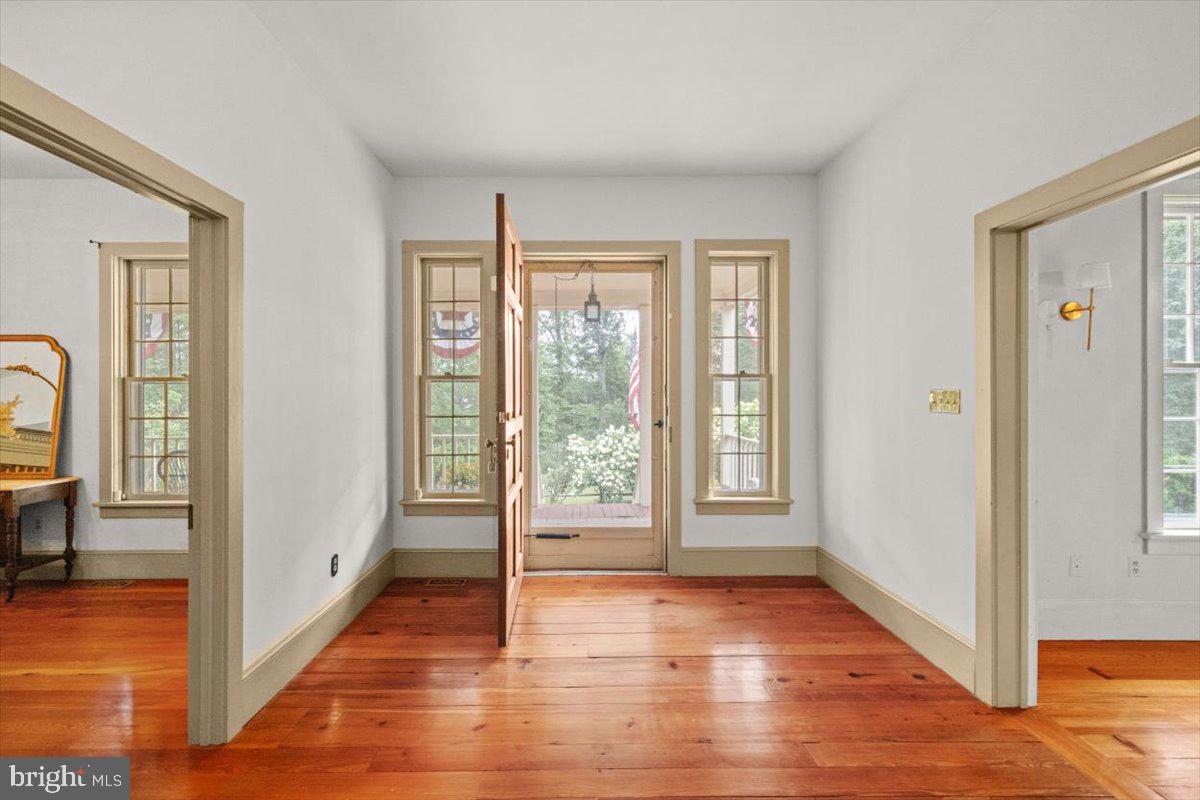 Nokesville, Virginia, 20181, United States, 4 Bedrooms Bedrooms, ,4 BathroomsBathrooms,Residential,Active,1909876