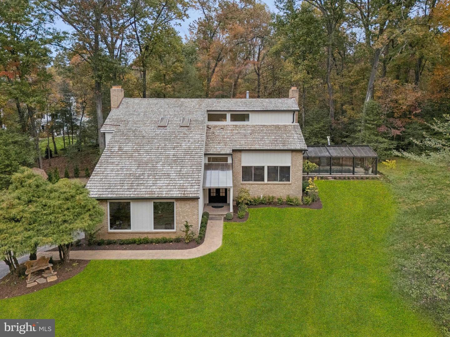 Oakton, Virginia, 22124, United States, 4 Bedrooms Bedrooms, ,4 BathroomsBathrooms,Residential,Active,1971783