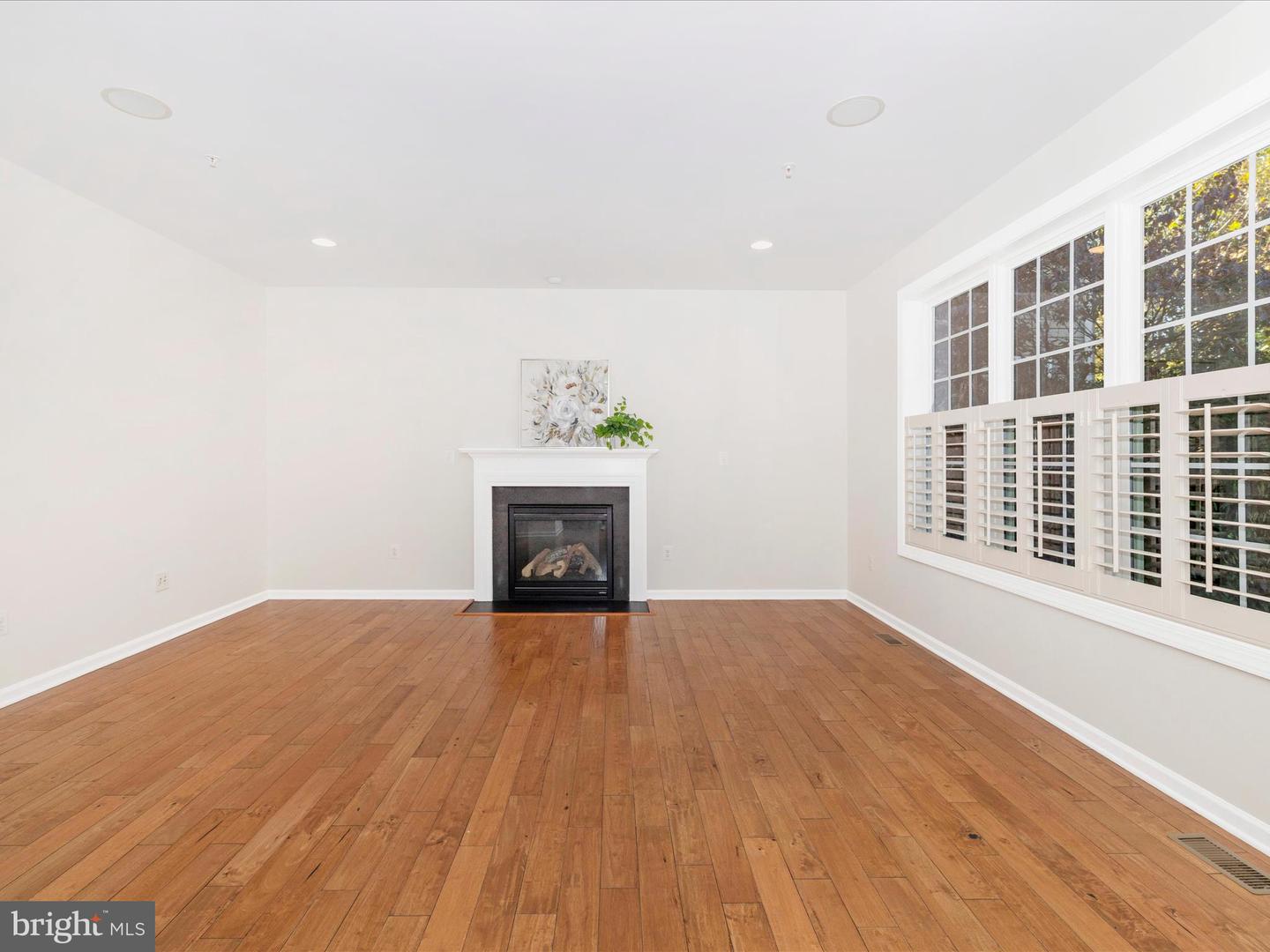 North Potomac, Maryland, 20878, United States, 4 Bedrooms Bedrooms, ,4 BathroomsBathrooms,Residential,Active,1968118