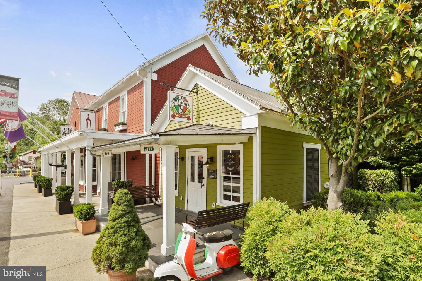 Clifton, Virginia, 20124, United States, 5 Bedrooms Bedrooms, ,4 BathroomsBathrooms,Residential,Active,1943827