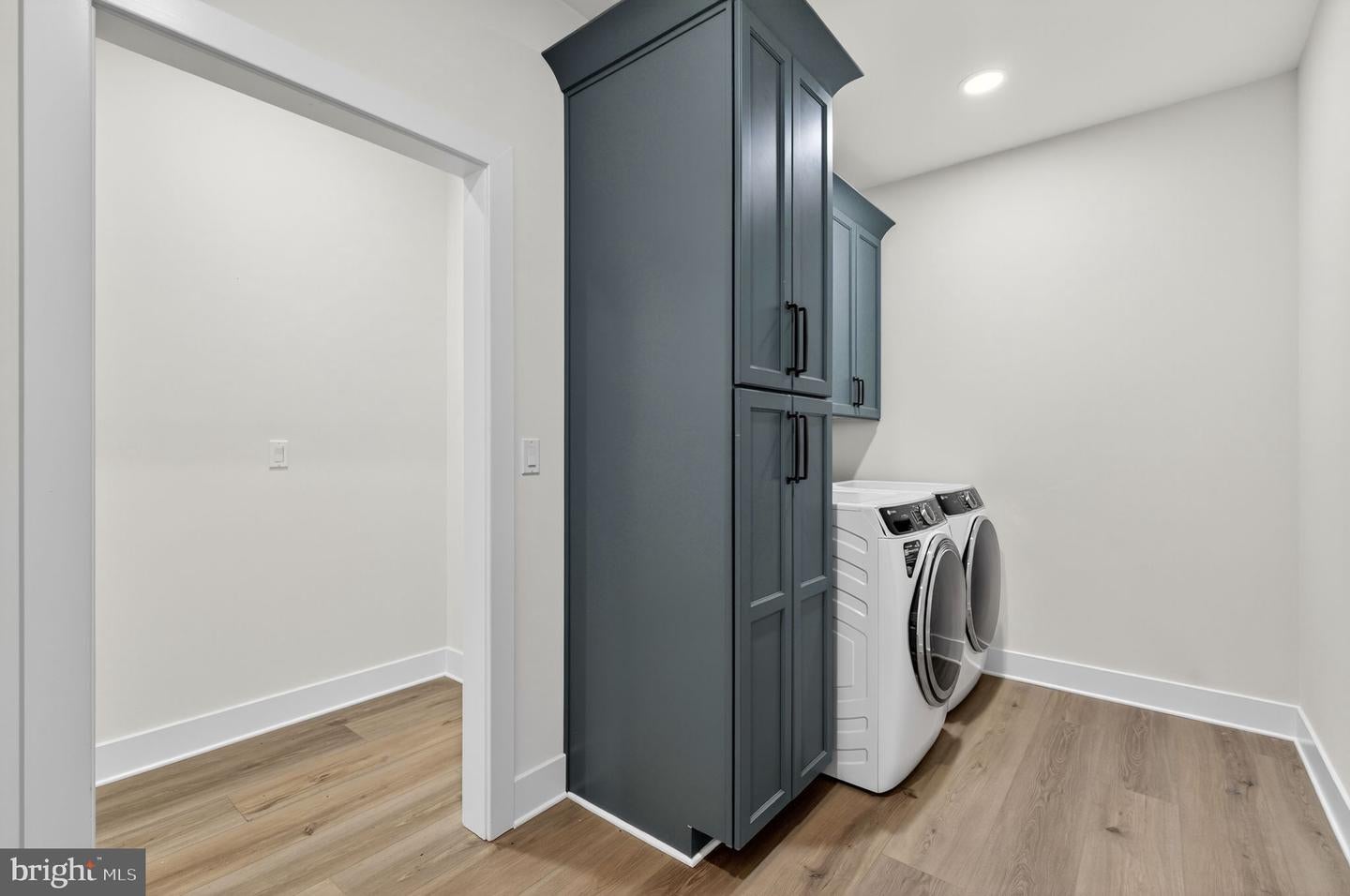 Warrenton, Virginia, 20187, United States, 3 Bedrooms Bedrooms, ,4 BathroomsBathrooms,Residential,Active,1963257