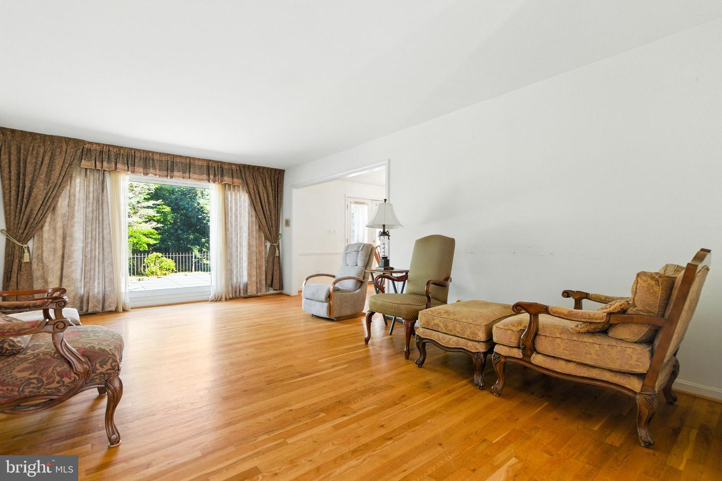 Mclean, Virginia, 22101, United States, 5 Bedrooms Bedrooms, ,3 BathroomsBathrooms,Residential,Active,1929396