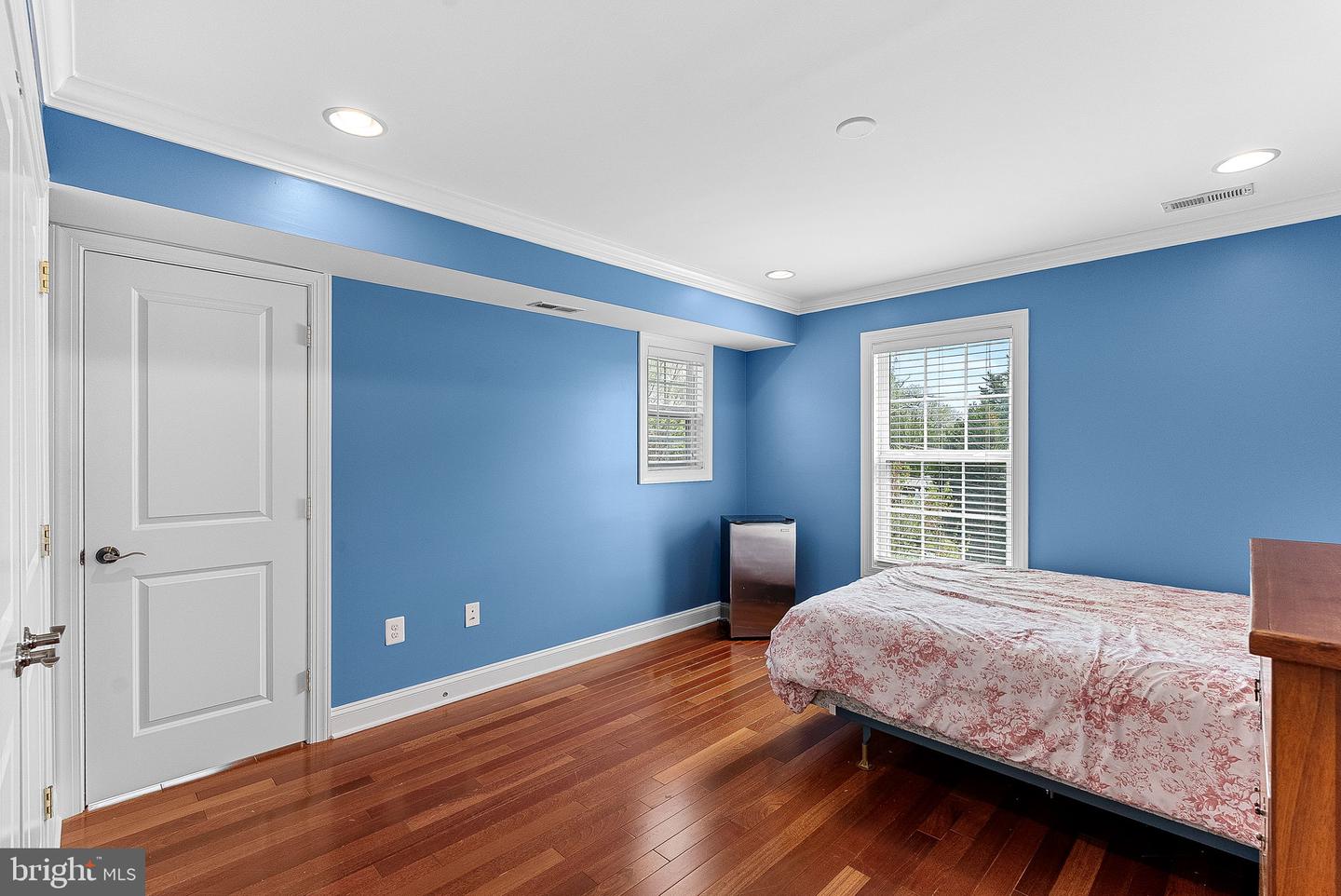 Annandale, Virginia, 22003, United States, 4 Bedrooms Bedrooms, ,4 BathroomsBathrooms,Residential,Active,2044601