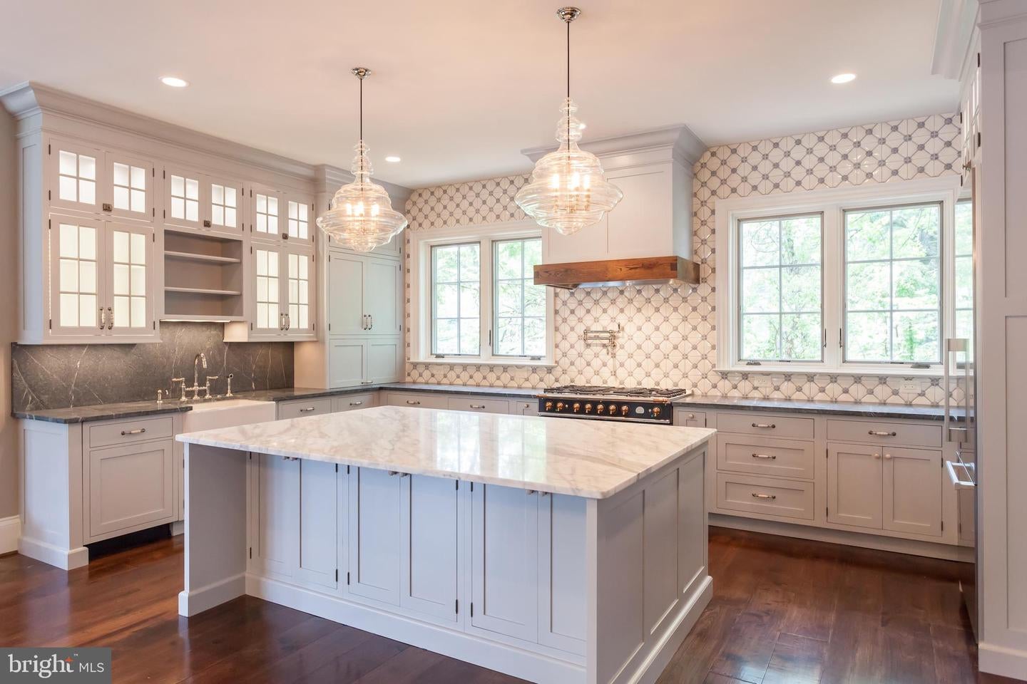 Arlington, Virginia, 22207, United States, 6 Bedrooms Bedrooms, ,9 BathroomsBathrooms,Residential,Active,1972156