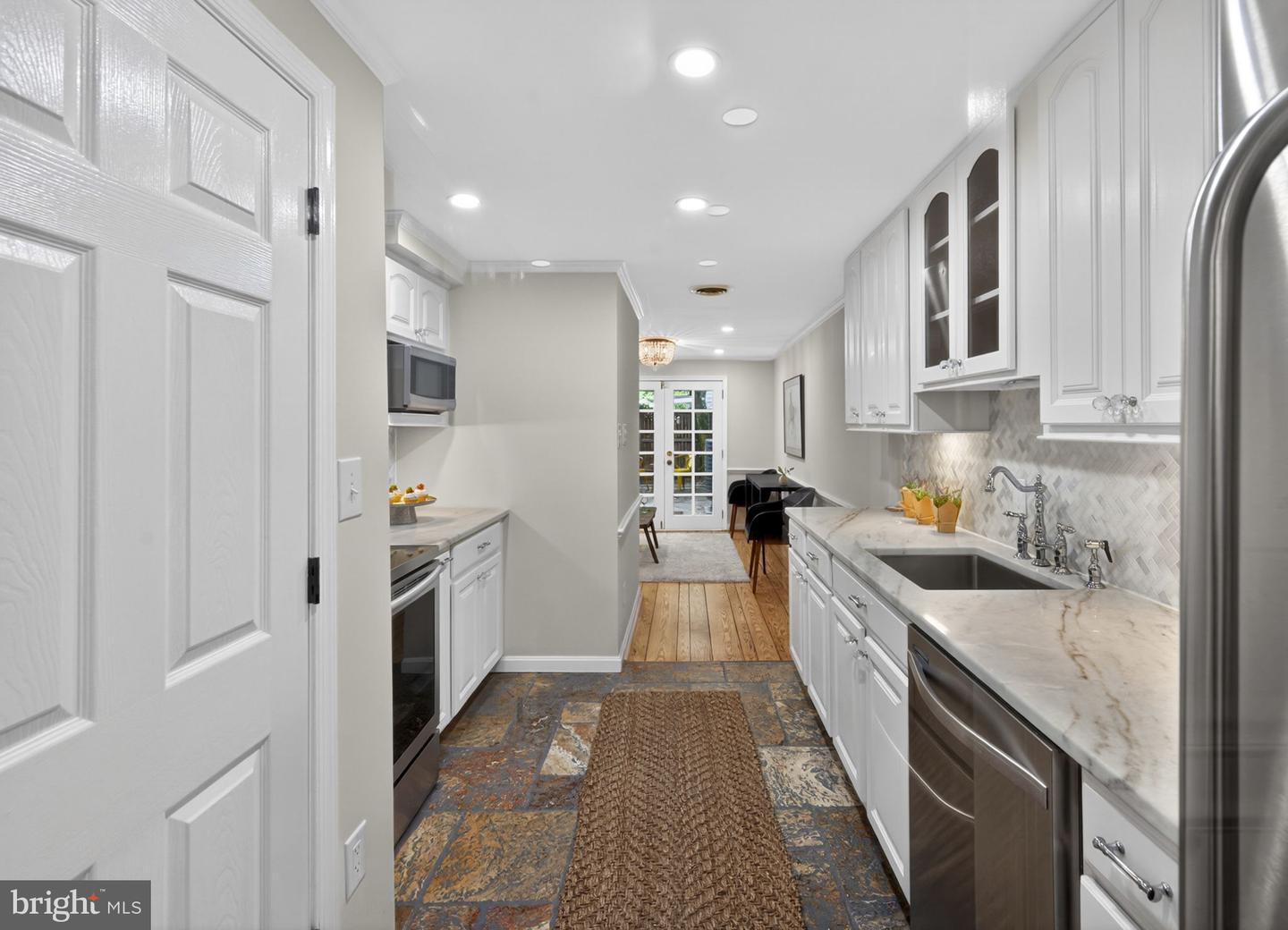 Alexandria, Virginia, 22314, United States, 3 Bedrooms Bedrooms, ,3 BathroomsBathrooms,Residential,Active,2044570