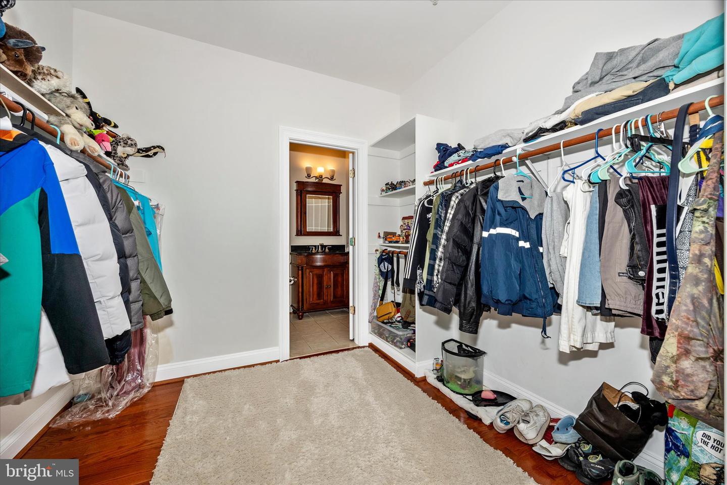 Kensington, Maryland, 20895, United States, 5 Bedrooms Bedrooms, ,5 BathroomsBathrooms,Residential,Active,2044984