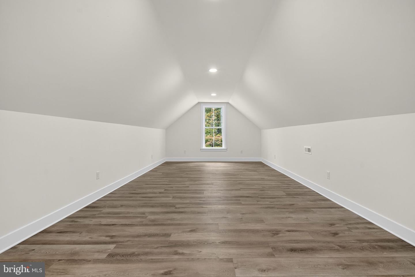 Warrenton, Virginia, 20187, United States, 5 Bedrooms Bedrooms, ,6 BathroomsBathrooms,Residential,Active,2006968