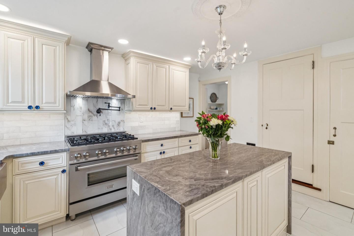 Wayne, Pennsylvania, 19087, United States, 4 Bedrooms Bedrooms, ,5 BathroomsBathrooms,Residential,Active,2003551