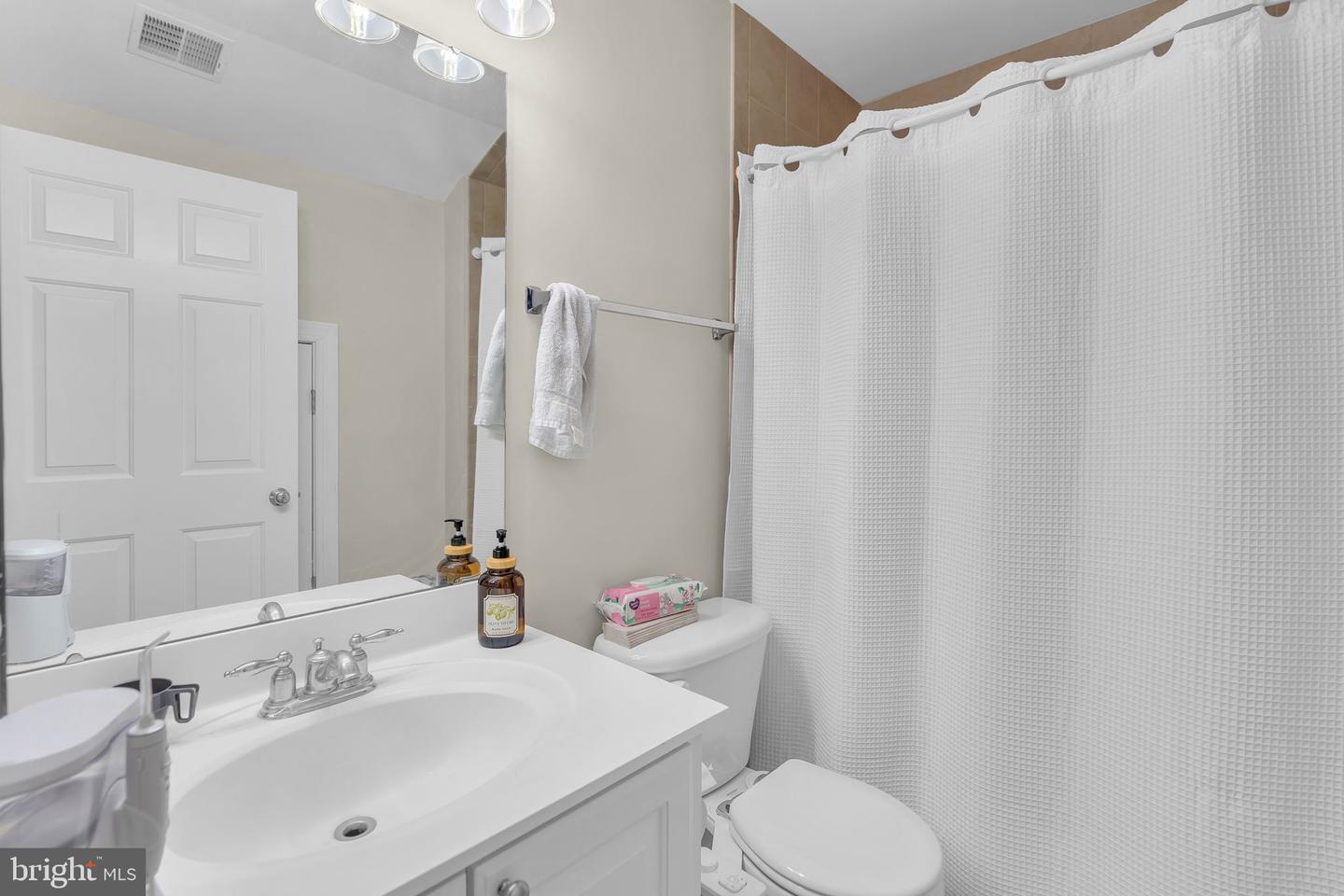 Manassas, Virginia, 20112, United States, 6 Bedrooms Bedrooms, ,5 BathroomsBathrooms,Residential,Active,2052030