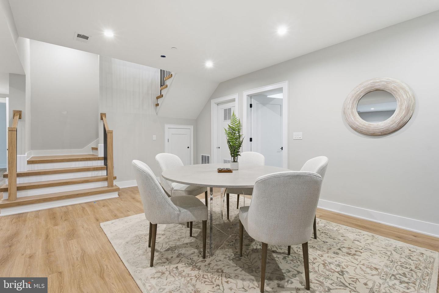 Kensington, Maryland, 20895, United States, 5 Bedrooms Bedrooms, ,5 BathroomsBathrooms,Residential,Active,2007291