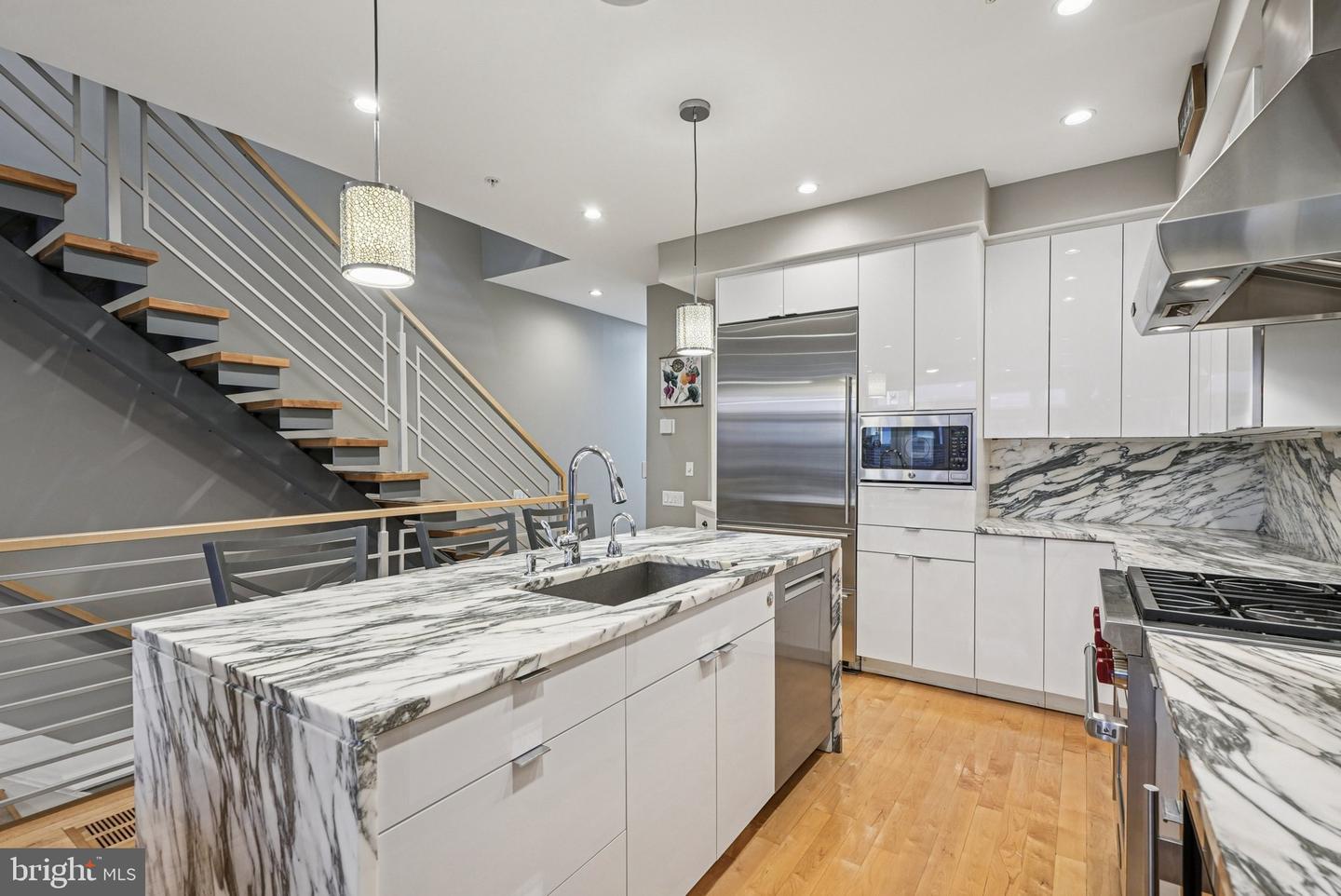 Philadelphia, Pennsylvania, 19147, United States, 4 Bedrooms Bedrooms, ,4 BathroomsBathrooms,Residential,Active,1999178