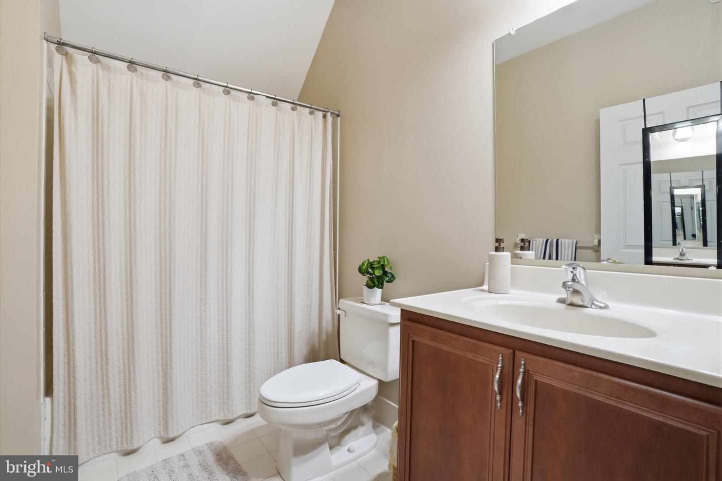 Furlong, Pennsylvania, 18925, United States, 4 Bedrooms Bedrooms, ,5 BathroomsBathrooms,Residential,Active,2045388