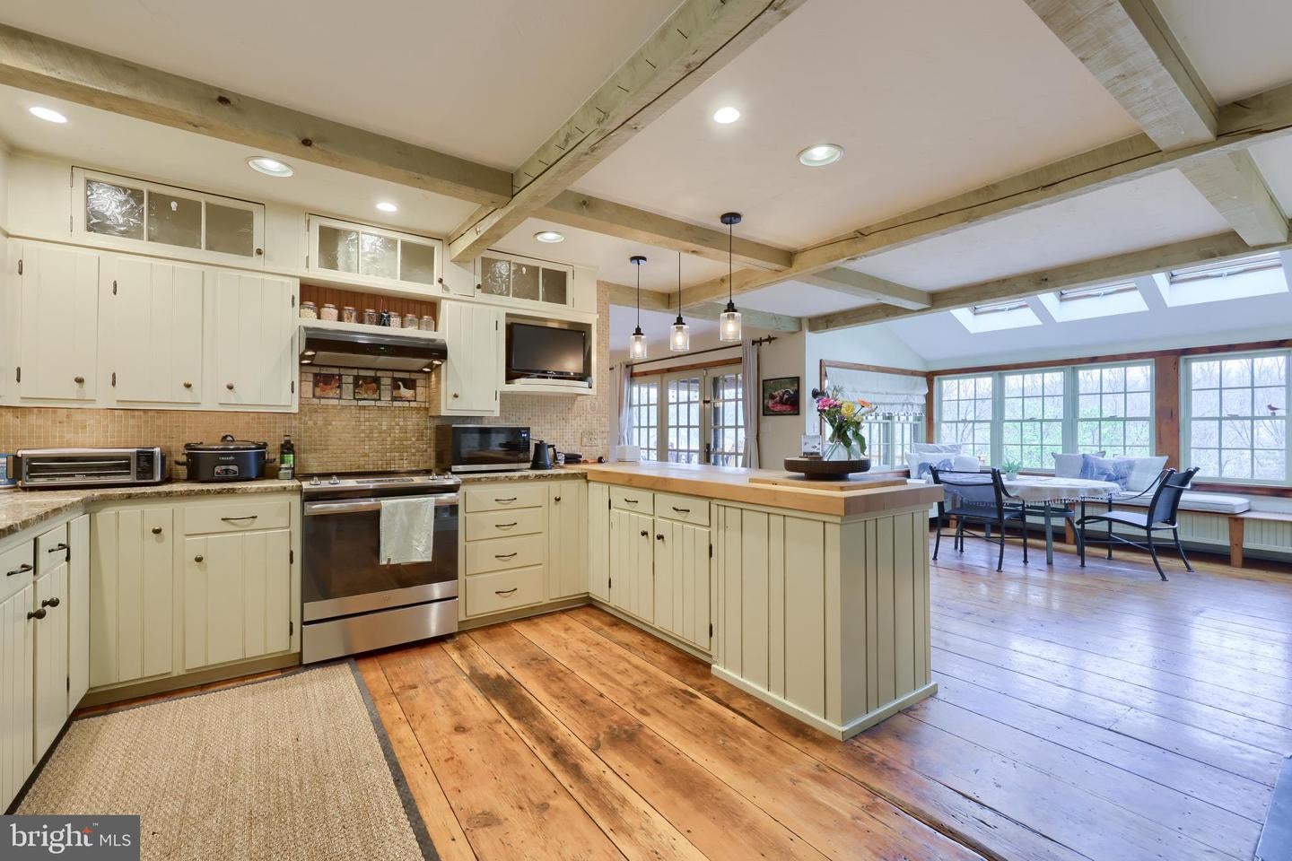Reading, Pennsylvania, 19606, United States, 5 Bedrooms Bedrooms, ,4 BathroomsBathrooms,Residential,Active,2045028