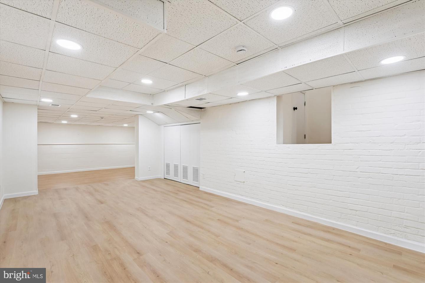 Arlington, Virginia, 22207, United States, 3 Bedrooms Bedrooms, ,3 BathroomsBathrooms,Residential,Active,2012923