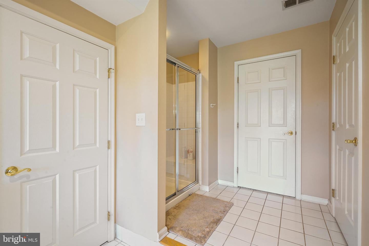 Pennington, New Jersey, 08534, United States, 4 Bedrooms Bedrooms, ,5 BathroomsBathrooms,Residential,Active,1999934