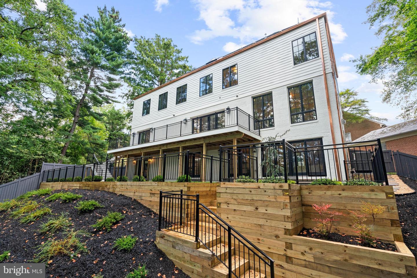 Washington, District Of Columbia, 20016, United States, 6 Bedrooms Bedrooms, ,8 BathroomsBathrooms,Residential,Active,1934802