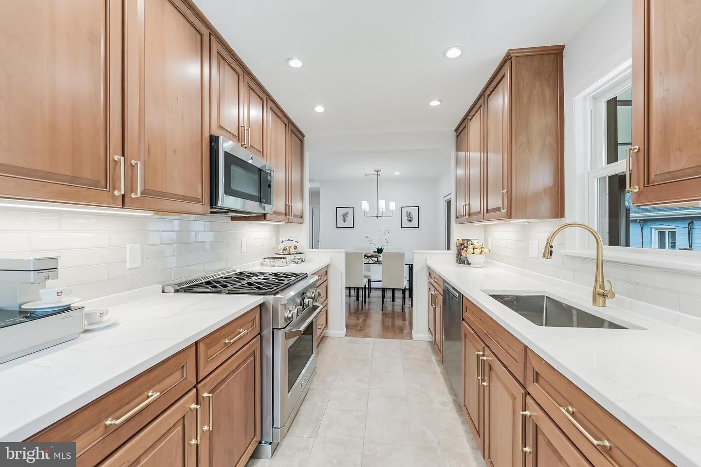 Arlington, Virginia, 22204, United States, 4 Bedrooms Bedrooms, ,3 BathroomsBathrooms,Residential,Active,2045018