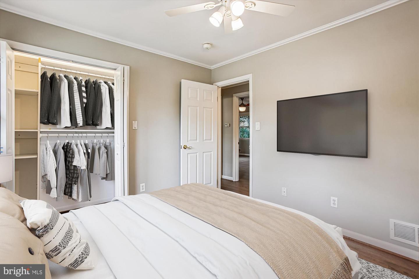 Arlington, Virginia, 22202, United States, 5 Bedrooms Bedrooms, ,3 BathroomsBathrooms,Residential,Active,1926909