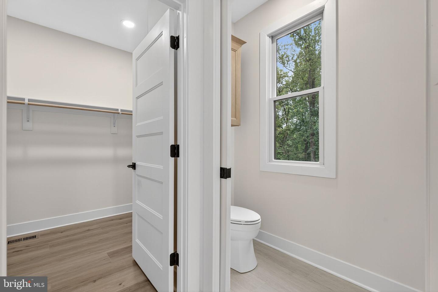 Warrenton, Virginia, 20187, United States, 3 Bedrooms Bedrooms, ,4 BathroomsBathrooms,Residential,Active,1963257