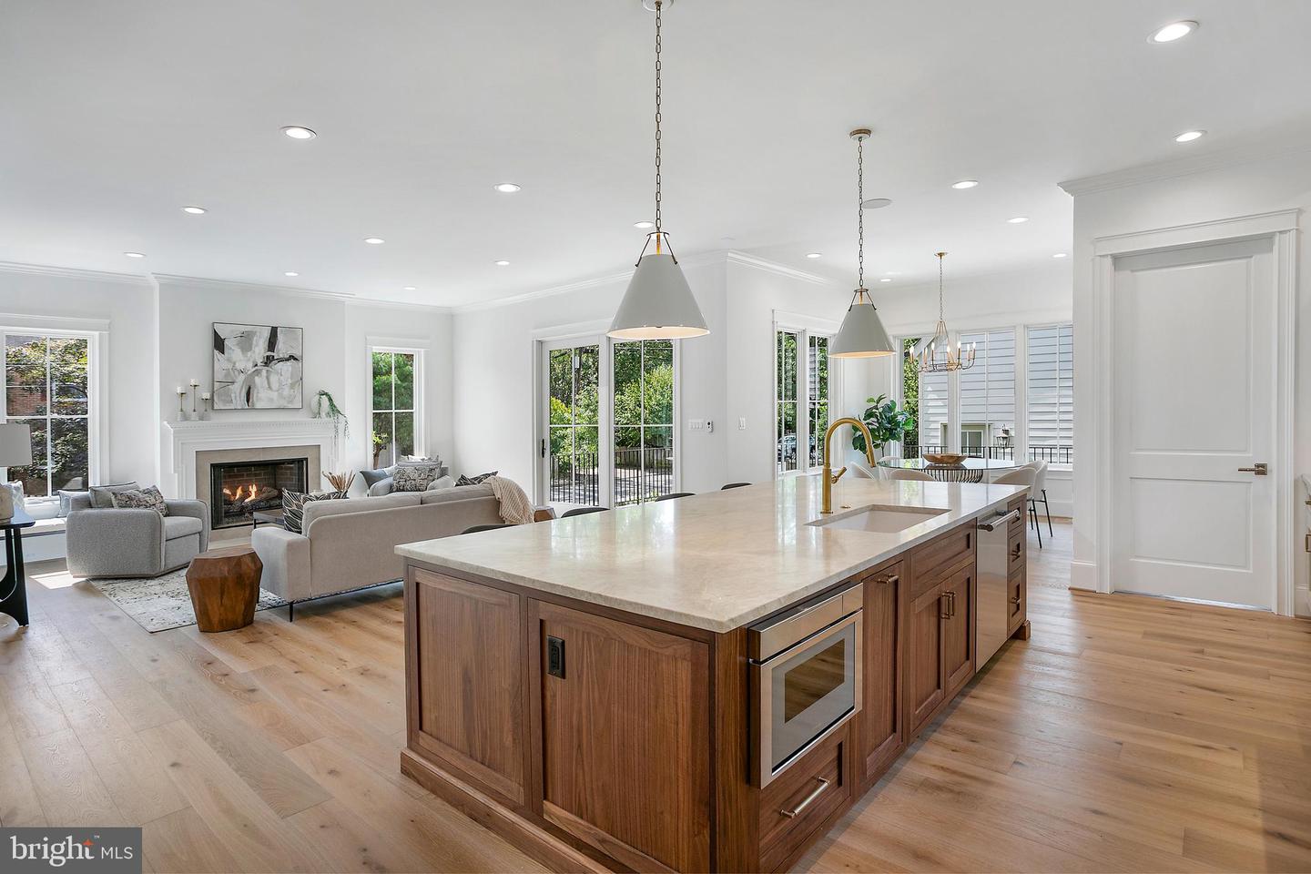 Arlington, Virginia, 22201, United States, 7 Bedrooms Bedrooms, ,8 BathroomsBathrooms,Residential,Active,1944105