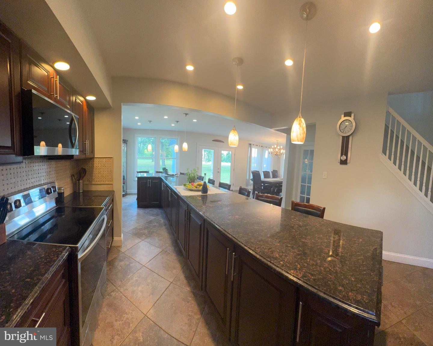 Delanco, New Jersey, 08075, United States, 5 Bedrooms Bedrooms, ,3 BathroomsBathrooms,Residential,Active,1914605