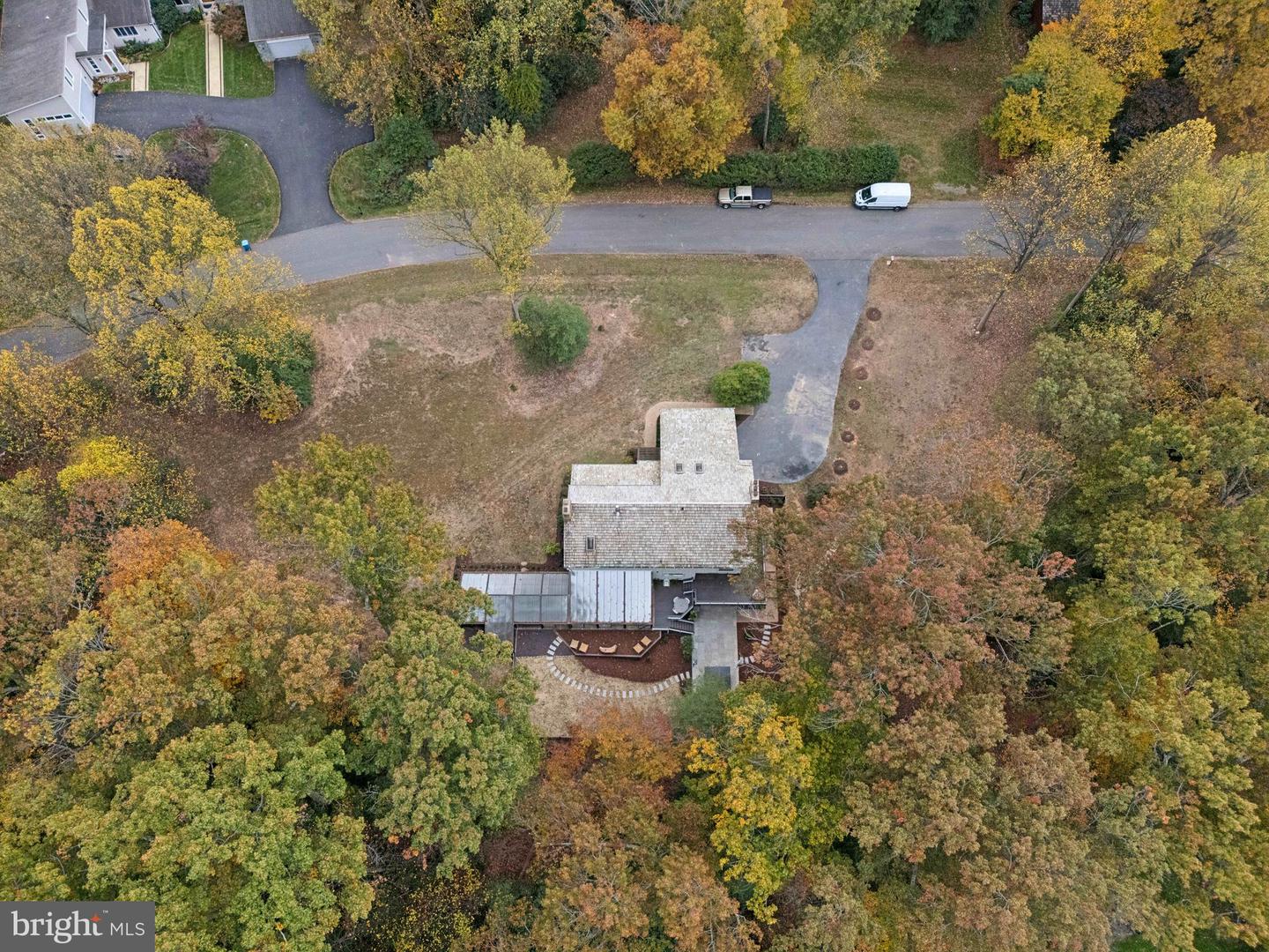 Oakton, Virginia, 22124, United States, 4 Bedrooms Bedrooms, ,4 BathroomsBathrooms,Residential,Active,1971783