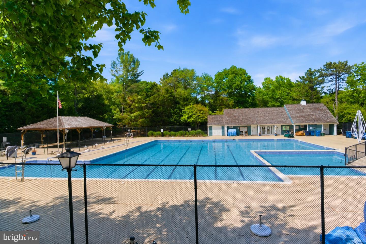 Fairfax Station, Virginia, 22039, United States, 5 Bedrooms Bedrooms, ,5 BathroomsBathrooms,Residential,Pending,2045787