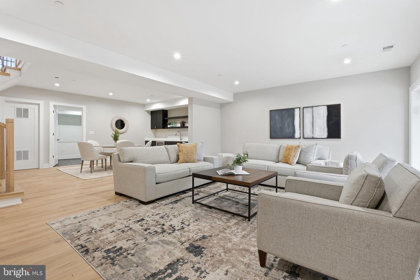 Kensington, Maryland, 20895, United States, 5 Bedrooms Bedrooms, ,5 BathroomsBathrooms,Residential,Active,2007291