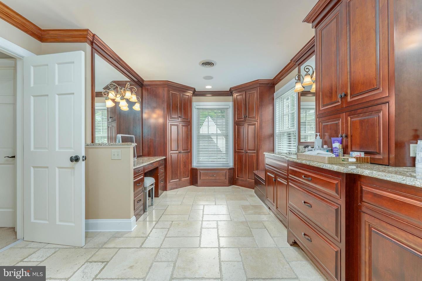 Wilmington, Delaware, 19807, United States, 6 Bedrooms Bedrooms, ,10 BathroomsBathrooms,Residential,Active,1839436