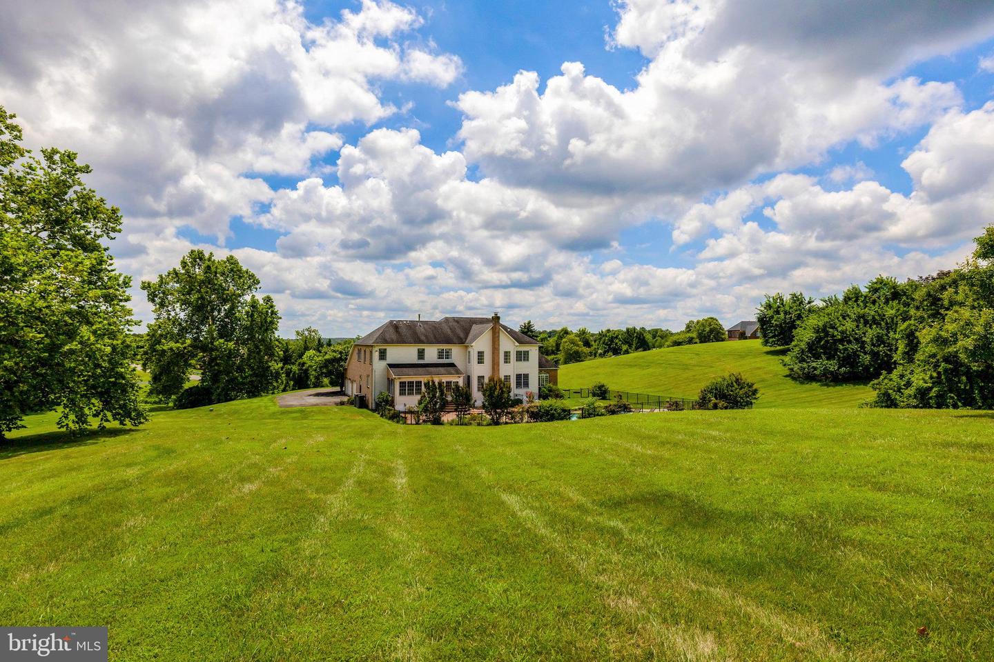 Leesburg, Virginia, 20175, United States, 4 Bedrooms Bedrooms, ,5 BathroomsBathrooms,Residential,Active,1894598