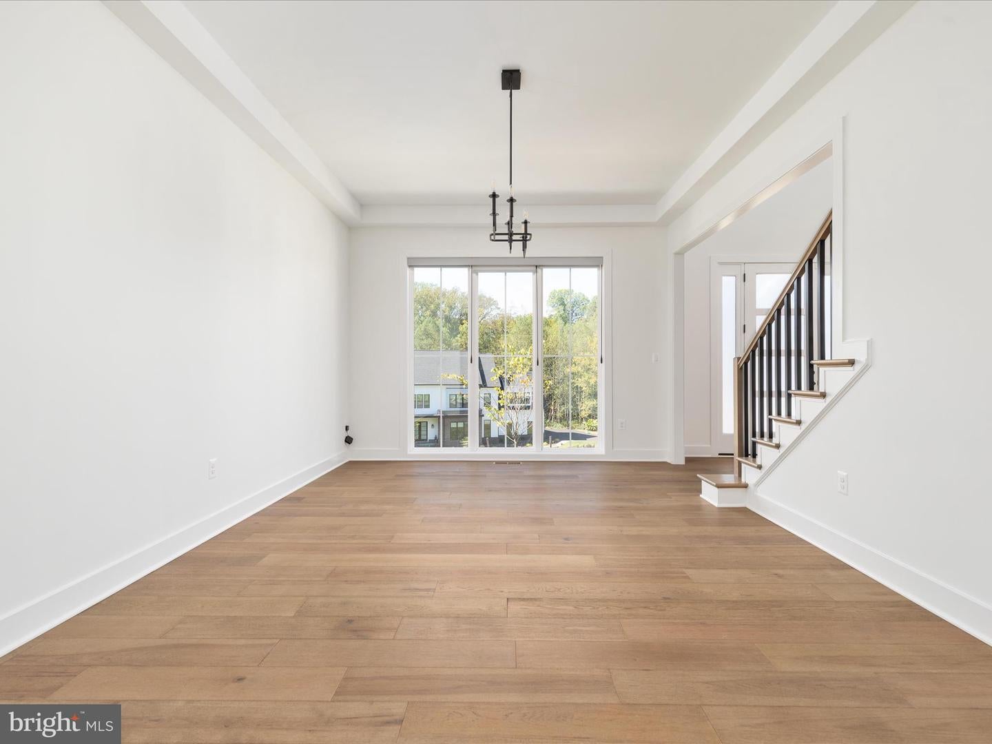 Oakton, Virginia, 22124, United States, 6 Bedrooms Bedrooms, ,6 BathroomsBathrooms,Residential,Active,1960120