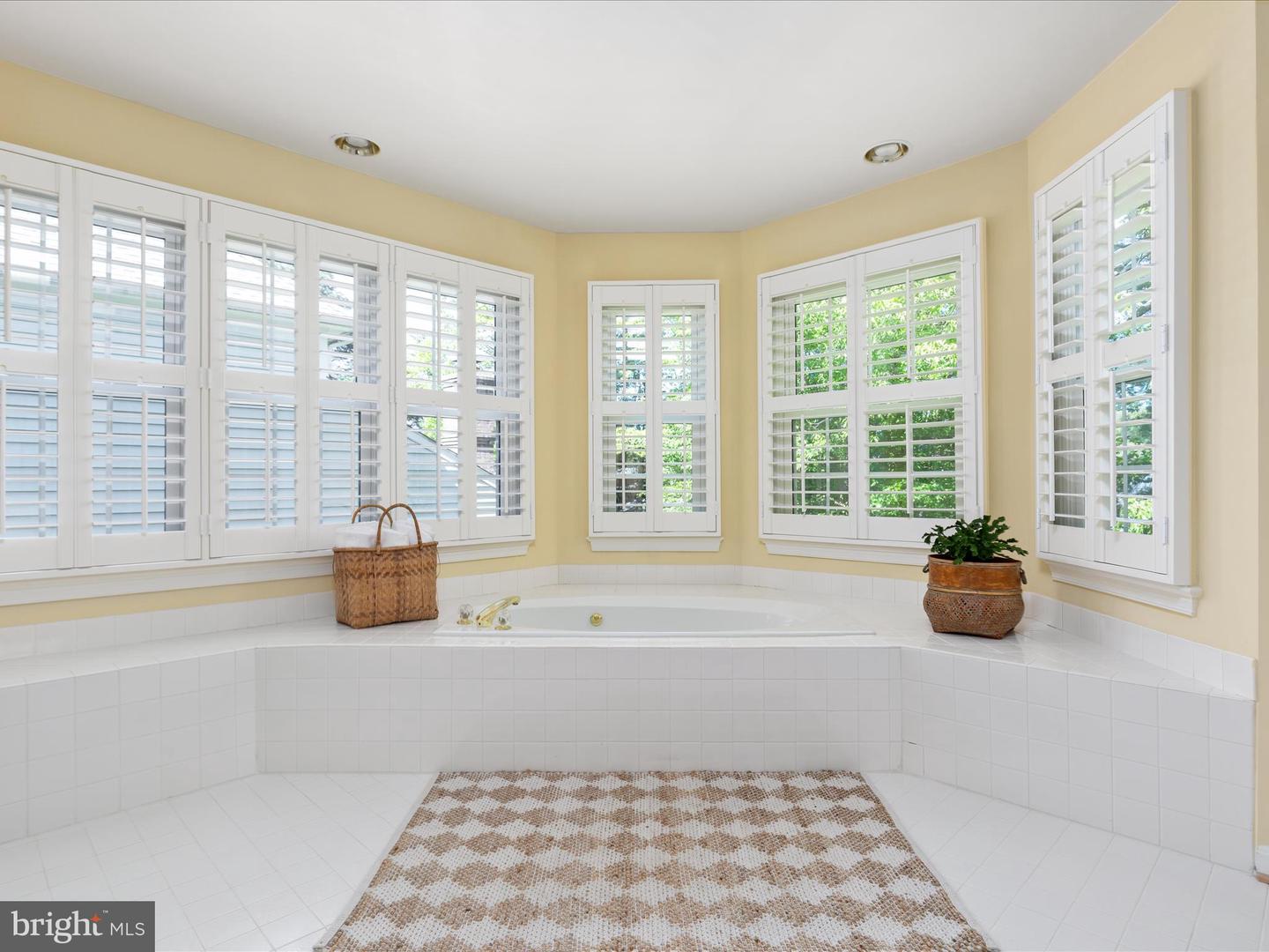 Fairfax Station, Virginia, 22039, United States, 4 Bedrooms Bedrooms, ,4 BathroomsBathrooms,Residential,Active,1905039