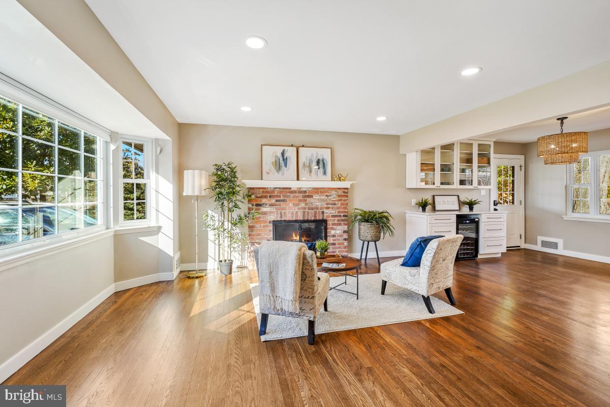 Alexandria, Virginia, 22308, United States, 3 Bedrooms Bedrooms, ,3 BathroomsBathrooms,Residential,Active,2006768