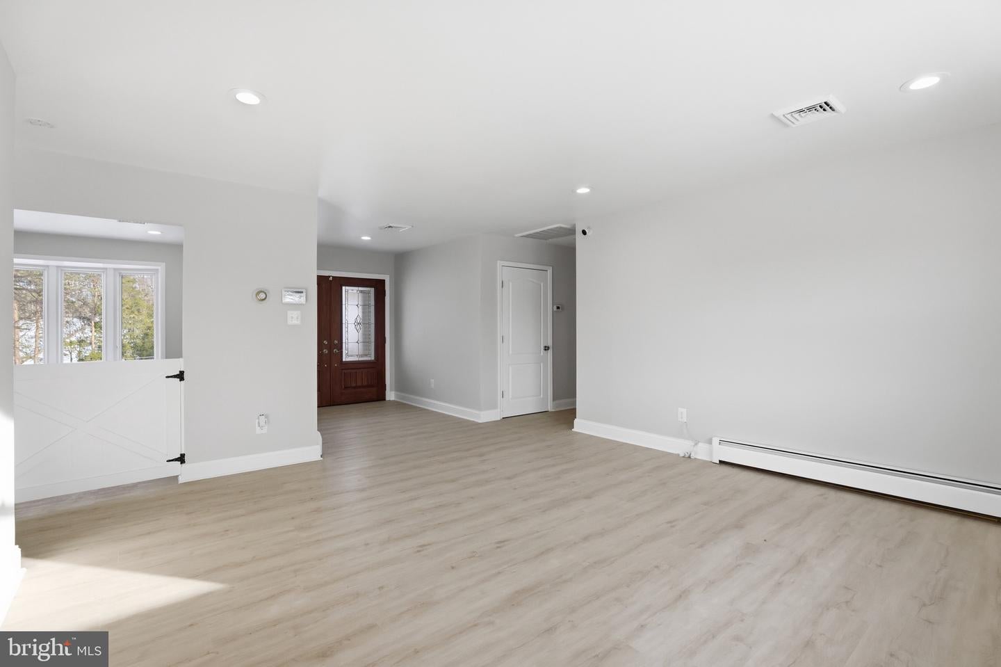 Clarksburg, Maryland, 20871, United States, 5 Bedrooms Bedrooms, ,3 BathroomsBathrooms,Residential,Active,1996277