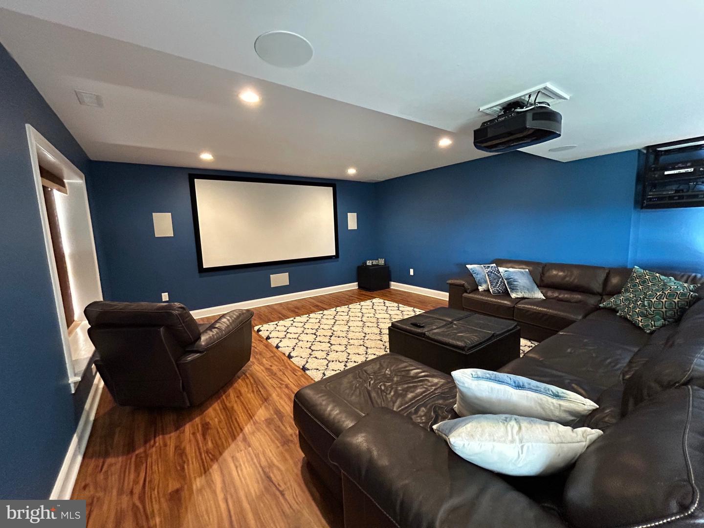 Downingtown, Pennsylvania, 19335, United States, ,5 BathroomsBathrooms,Residential,Pending,1703596