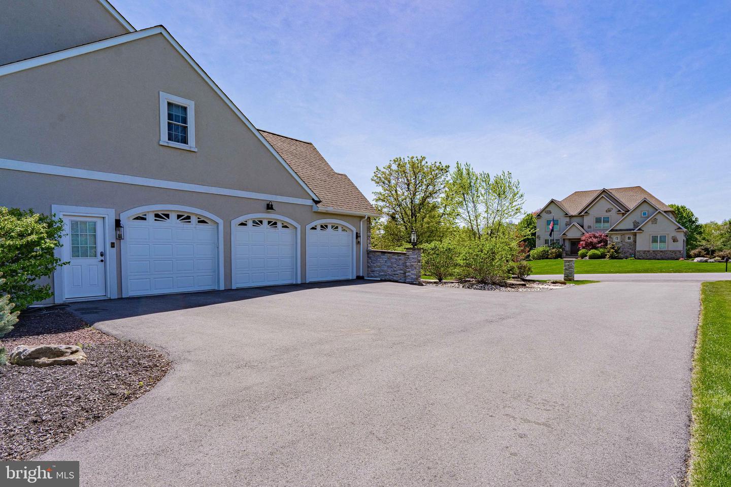 Bethlehem, Pennsylvania, 18020, United States, 4 Bedrooms Bedrooms, ,5 BathroomsBathrooms,Residential,Pending,1968396