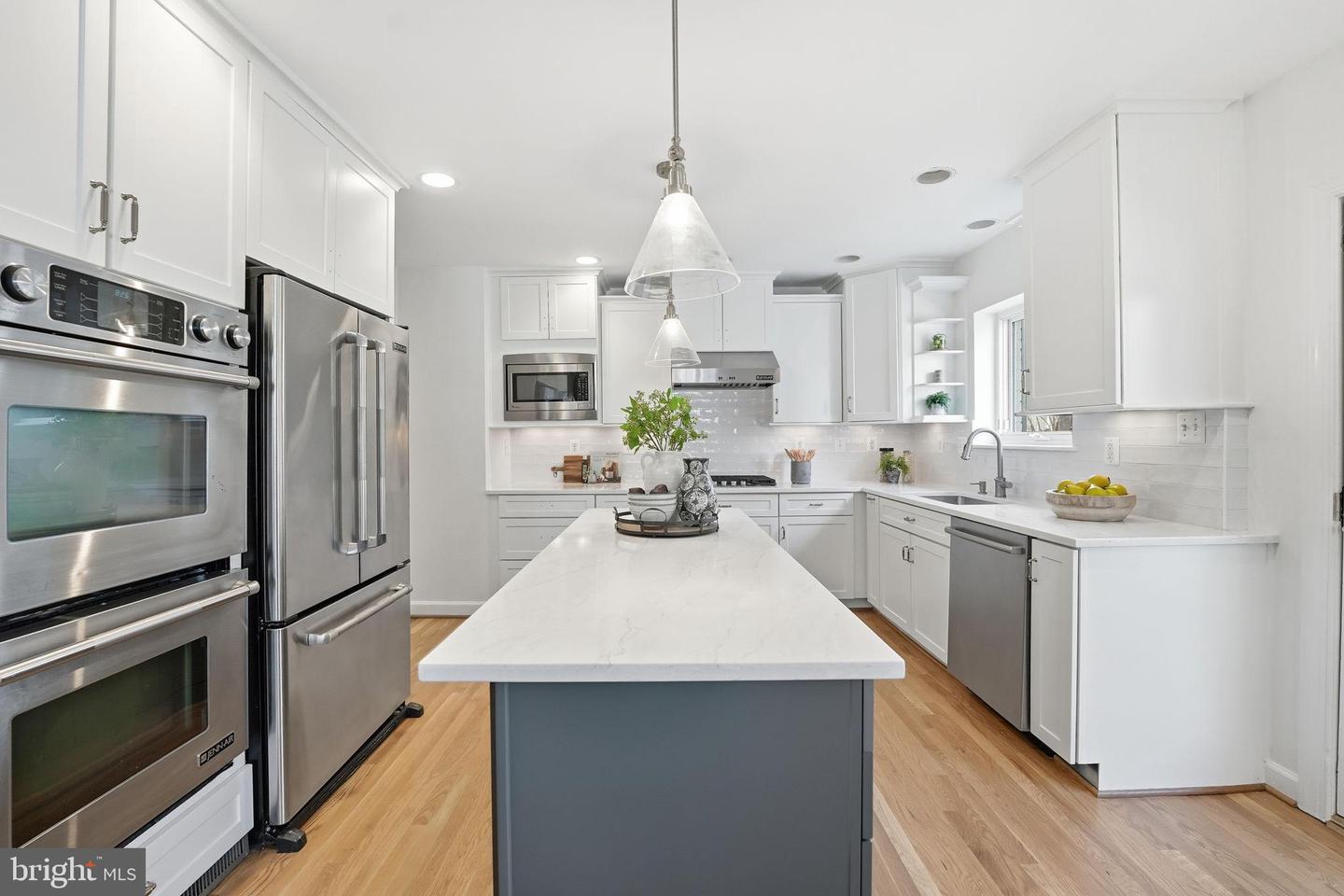 Arlington, Virginia, 22207, United States, 4 Bedrooms Bedrooms, ,3 BathroomsBathrooms,Residential,Pending,2010199