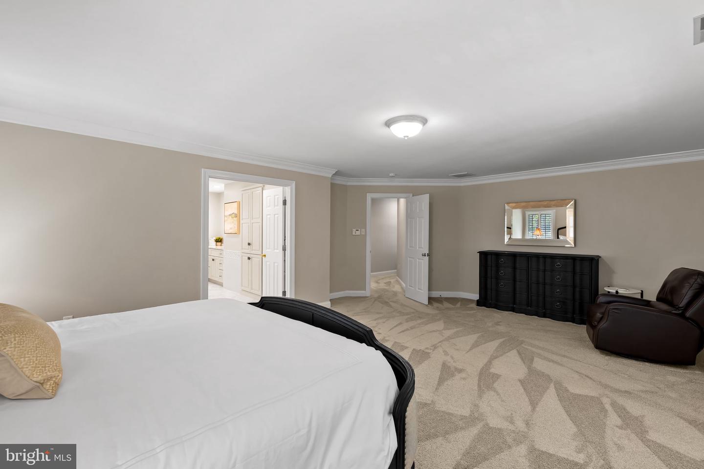 Ellicott City, Maryland, 21042, United States, 5 Bedrooms Bedrooms, ,5 BathroomsBathrooms,Residential,Active,2044187