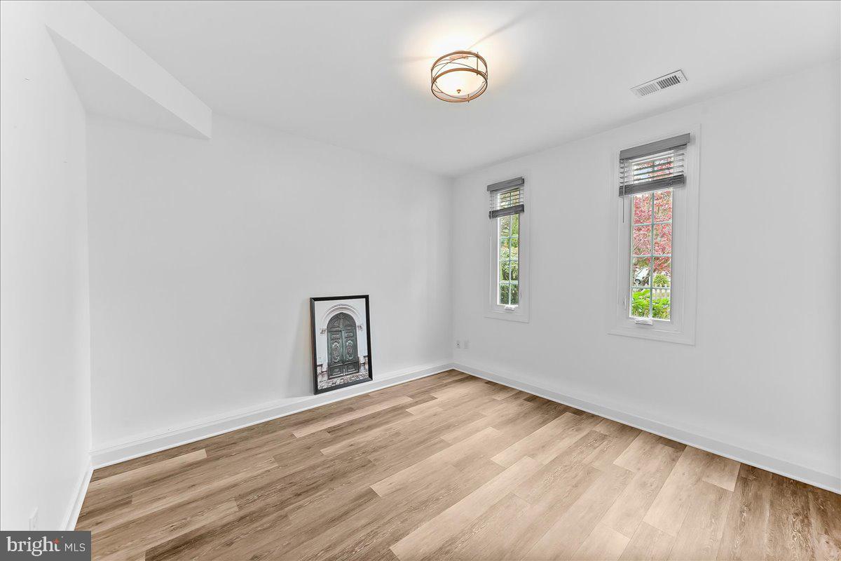 Wilmington, Delaware, 19807, United States, 5 Bedrooms Bedrooms, ,6 BathroomsBathrooms,Residential,Active,1988434