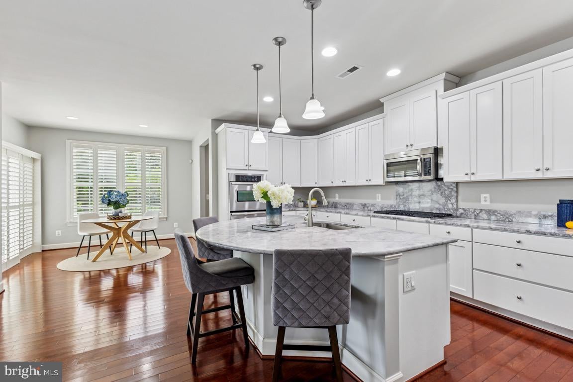 Leesburg, Virginia, 20175, United States, 5 Bedrooms Bedrooms, ,6 BathroomsBathrooms,Residential,Active,1905104