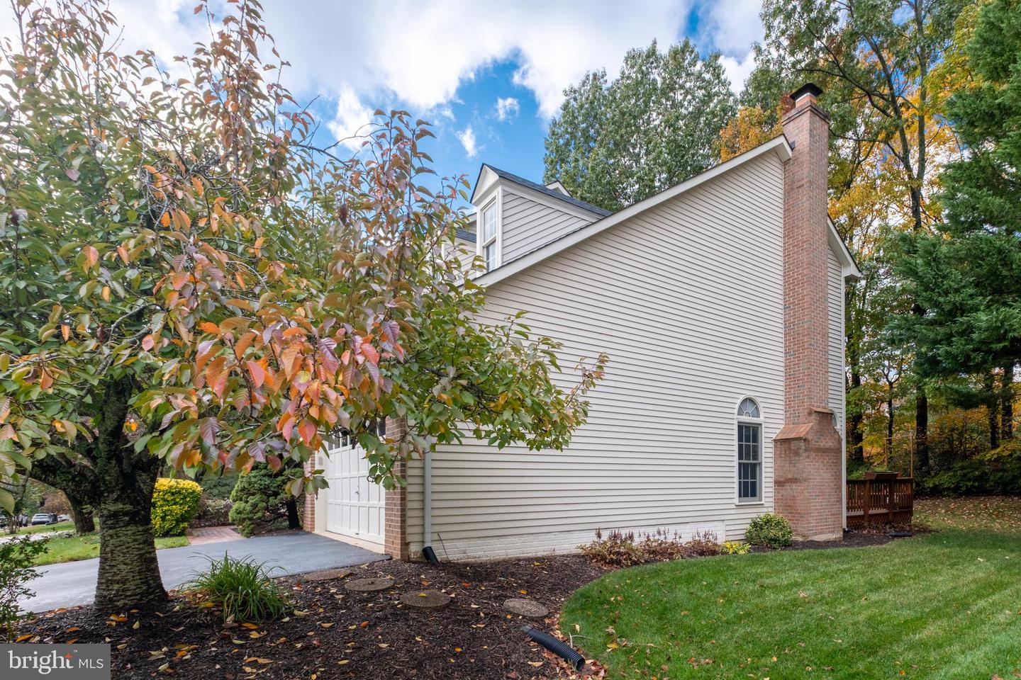 Fairfax Station, Virginia, 22039, United States, 4 Bedrooms Bedrooms, ,4 BathroomsBathrooms,Residential,Active,1988427