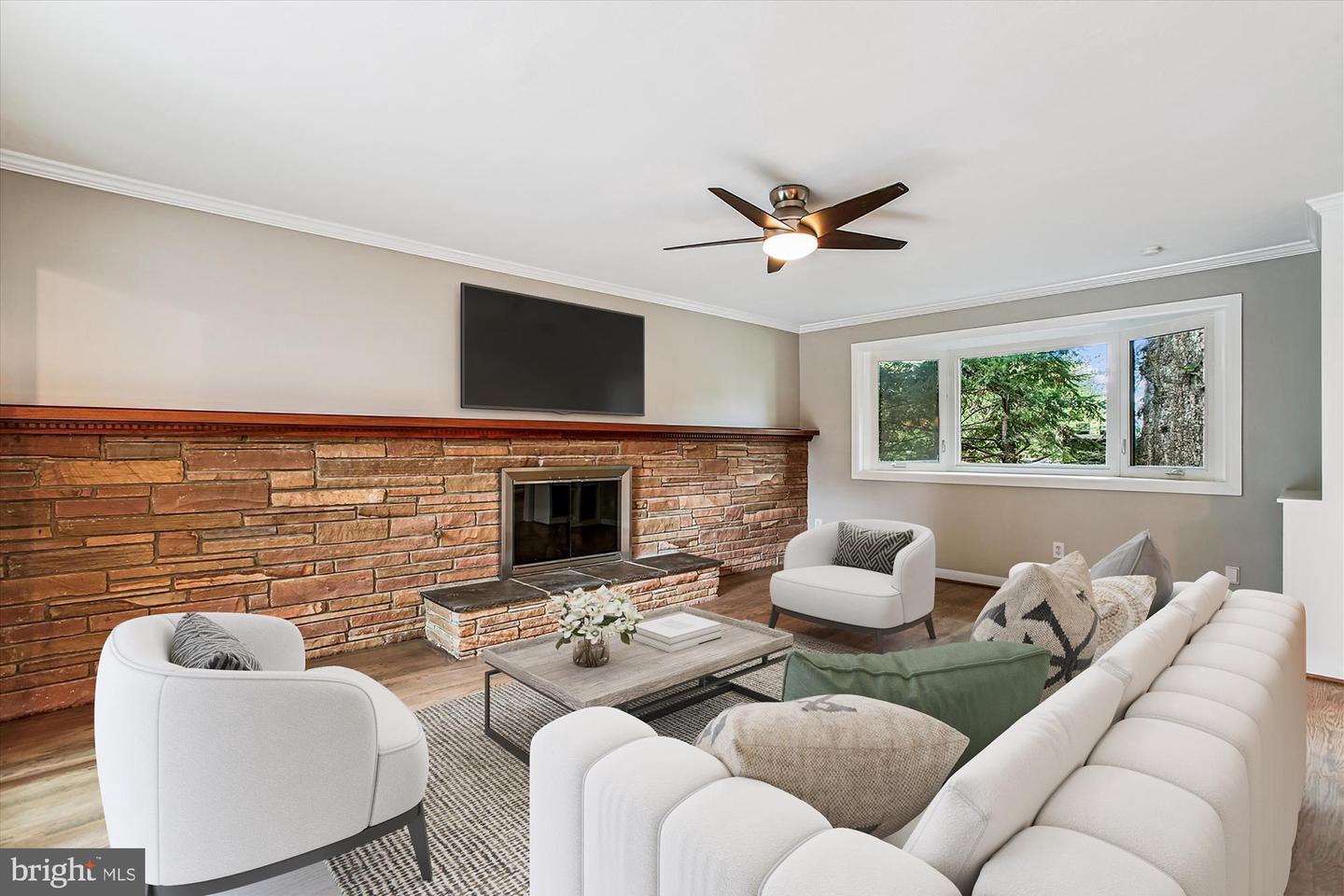 Arlington, Virginia, 22202, United States, 5 Bedrooms Bedrooms, ,3 BathroomsBathrooms,Residential,Active,1926909