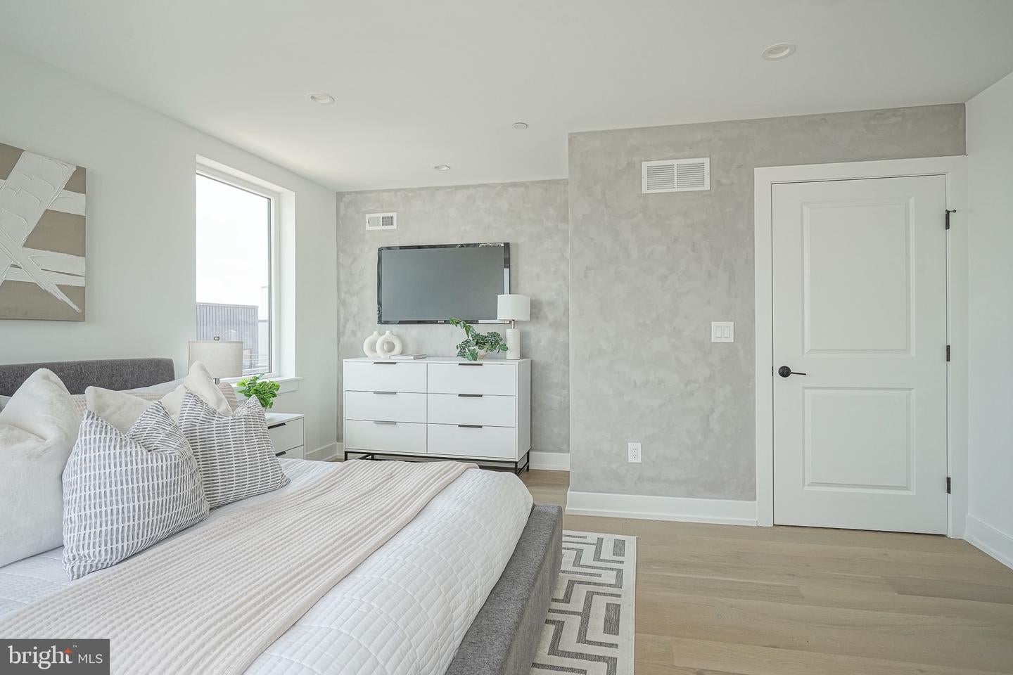 Philadelphia, Pennsylvania, 19125, United States, 4 Bedrooms Bedrooms, ,5 BathroomsBathrooms,Residential,Active,2045558