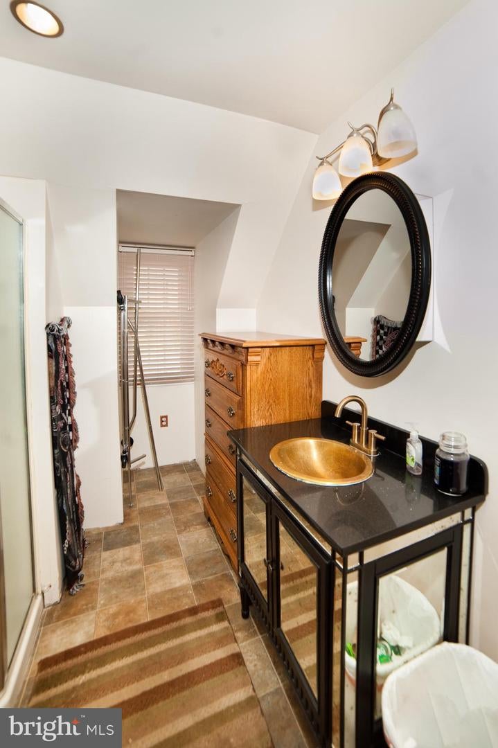 Martinsburg, West Virginia, 25404, United States, 5 Bedrooms Bedrooms, ,3 BathroomsBathrooms,Residential,Active,1936417